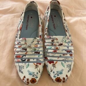 Skechers BOBS White Floral Slip-On Flats with Teal & Rust Accents
